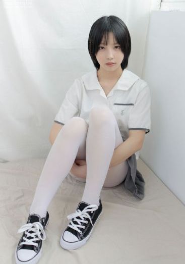 国产美女写真裸身版_超清免费观看